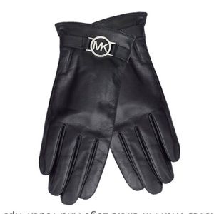 Michael Kors Leather gloves